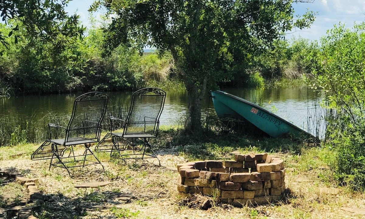 Kreole House | THE RIVER SHACK - Rustic Riverfront Retreat