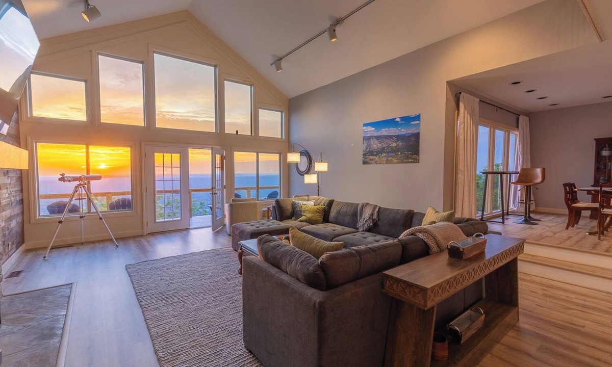 Trenton House | The Rock House - Incredible views, dreamy, and spacious with 3 lofts and library