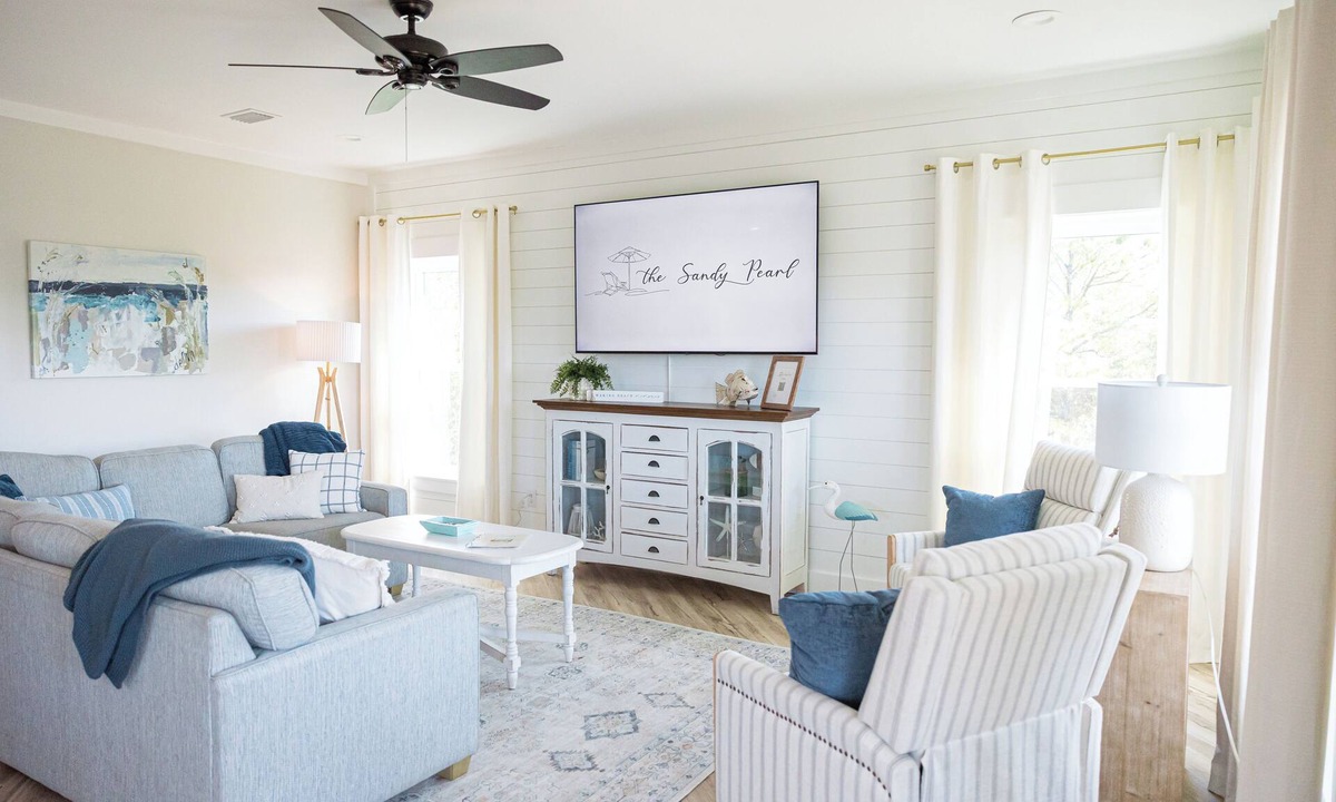 Surf Side Shores House | The Sandy Pearl-New showers, golf cart, & fire pit!
