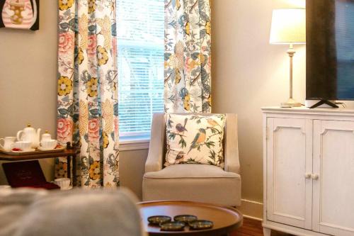 Starkville House | The Tea CottageStylishRain ShowerLocation
