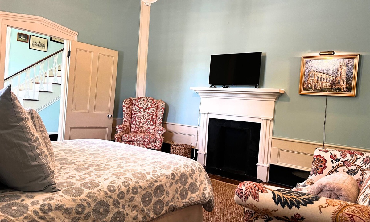 Thomasville House | The Walcott Cottage: Walkable Historic Retreat in Thomasville