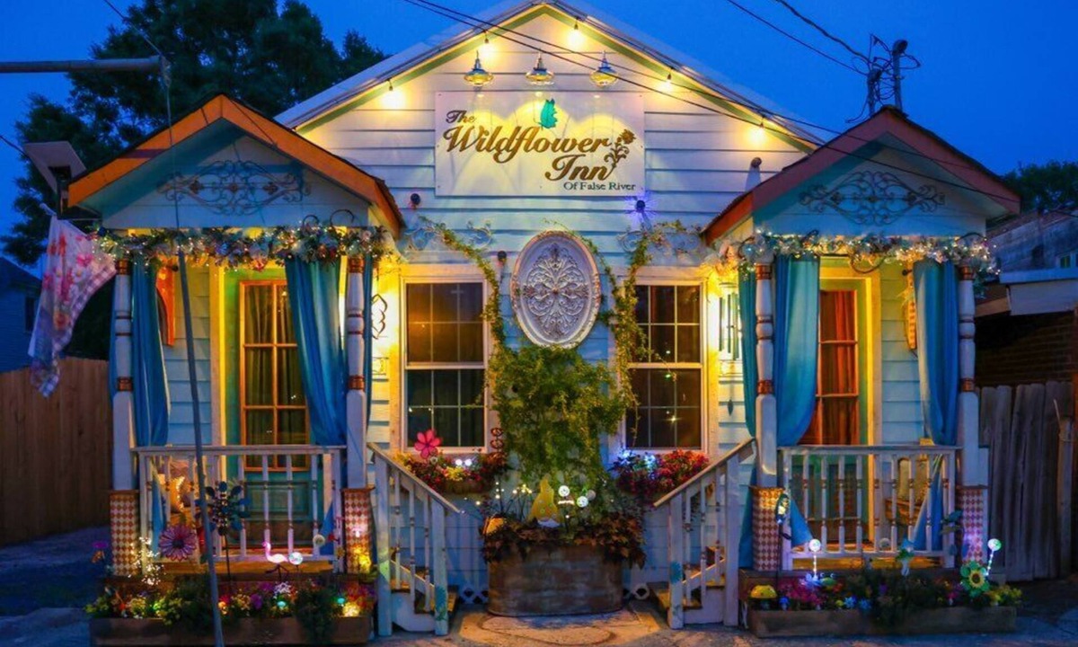 New Roads House | The Wildflower Inn of False River- Scarlett Rose Suite