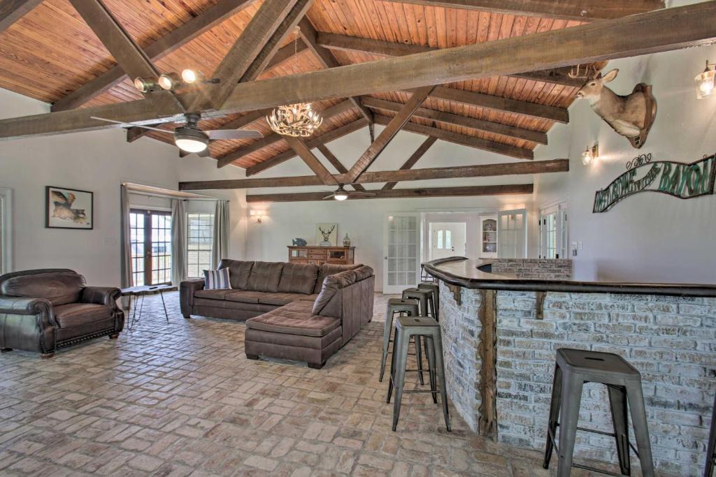 Theriot House | Theriot 'Camp Outdoor Dreaming' Retreat w/Dock!