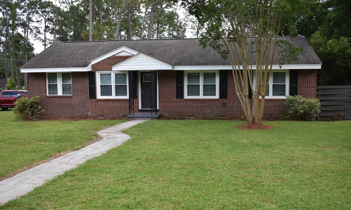 Waycross House | This a one bedroom and one bath house for rent!