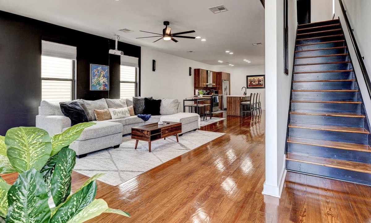 Treme House | This house is a 5 bedroom(s), 3.5 bathrooms, located in New Orleans, LA.