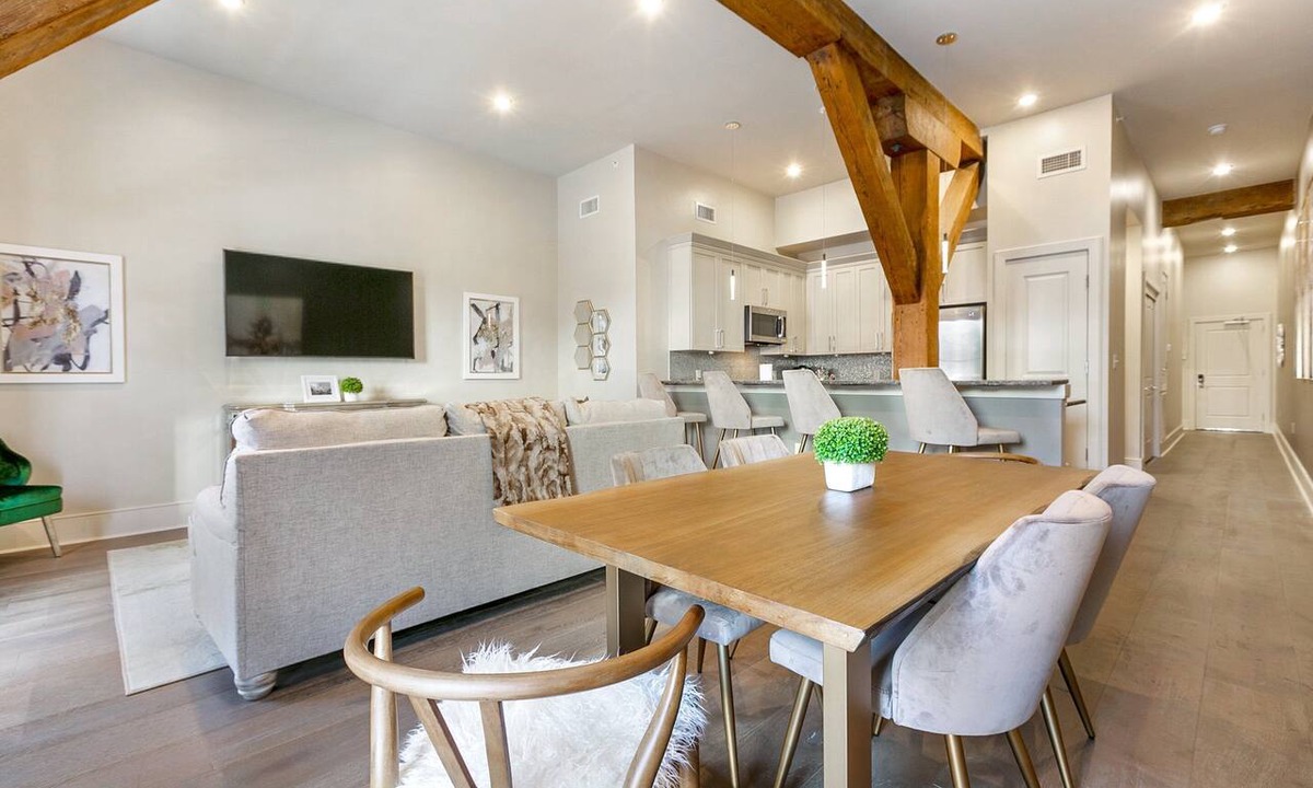 Central Business District Condo | ⚜️THIS IS IT! Downtown Location & Luxury GLAM MEETS HISTORIC CHARMER LG Balcony City Views!