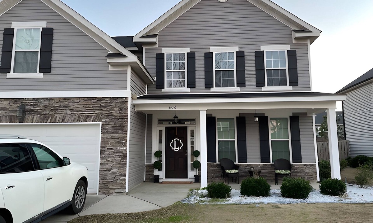 Canterbury Farms House | Tickets & Badges Available w/this Spacious 5-bedroom house