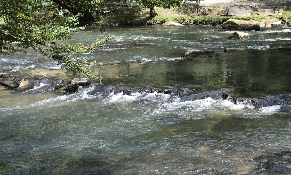 Blue Ridge House | Toccoa Fish Trap Escape, with Riverfront Deck and New Hot Tub