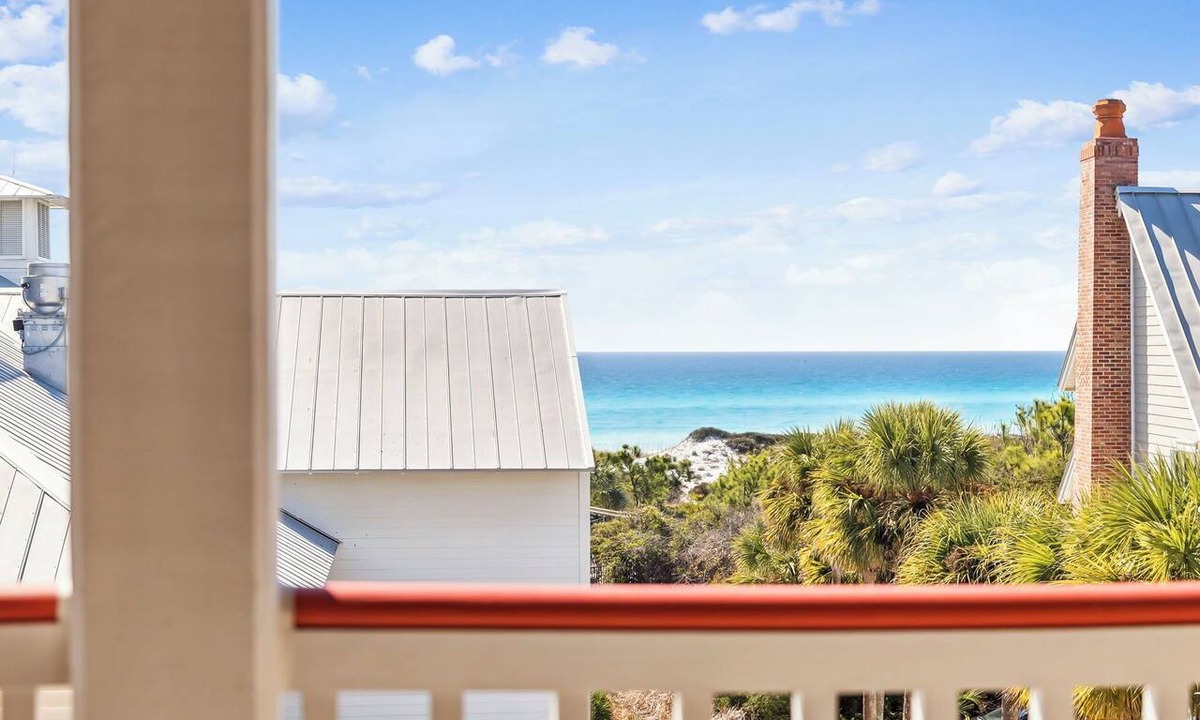 Beach District Condo | Top Floor Condo w/Gulf Views and Balcony