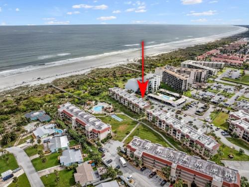 Butler Beach Apartment | Top-Floor End Unit with Ocean & Pool Views | Gated Beachfront Resort Near St. Augustine
