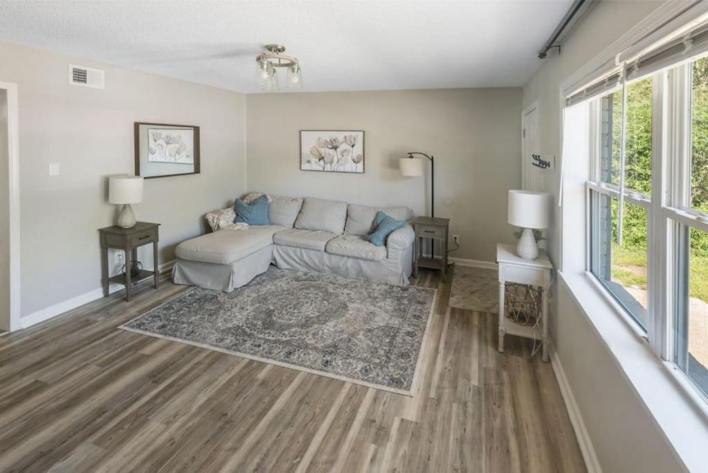 Grand Bay Apartment | Townhomes Near the Bay - #8