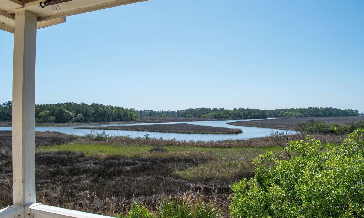 Gulf Park Estates Condo | Tranquil 2-bedroom condo in Ocean Springs with fitness room, WiFi
