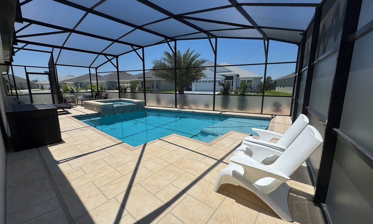 Wildwood House | tWalk to Brownwood Square, Bars/Food/Music/Shopping POOL/SPA Golf cart included!