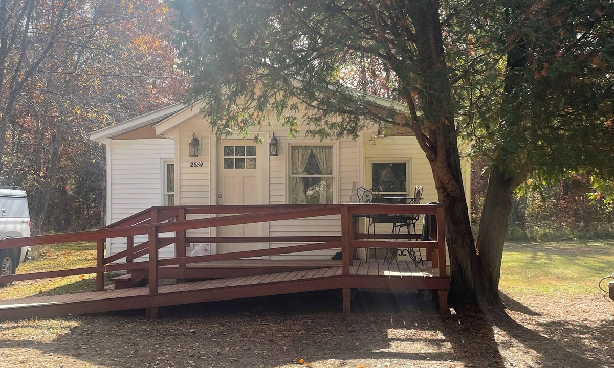 Baldwin House | Twin Cedar - Recently Updated 2 Bed House, Near ATV and Snowmobile Trails