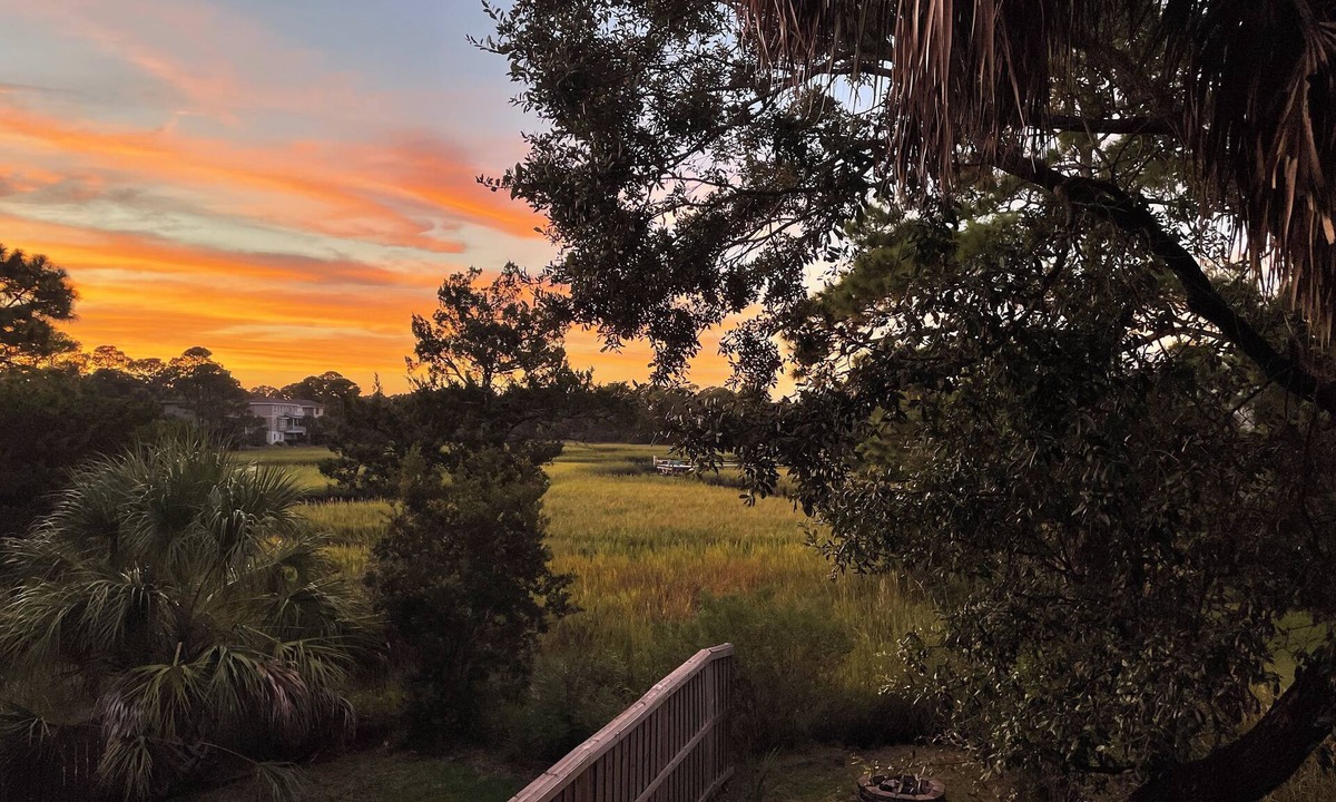 Tybee Island House | Tybee Tuckaway: Peaceful Marsh Views, close to North Beach