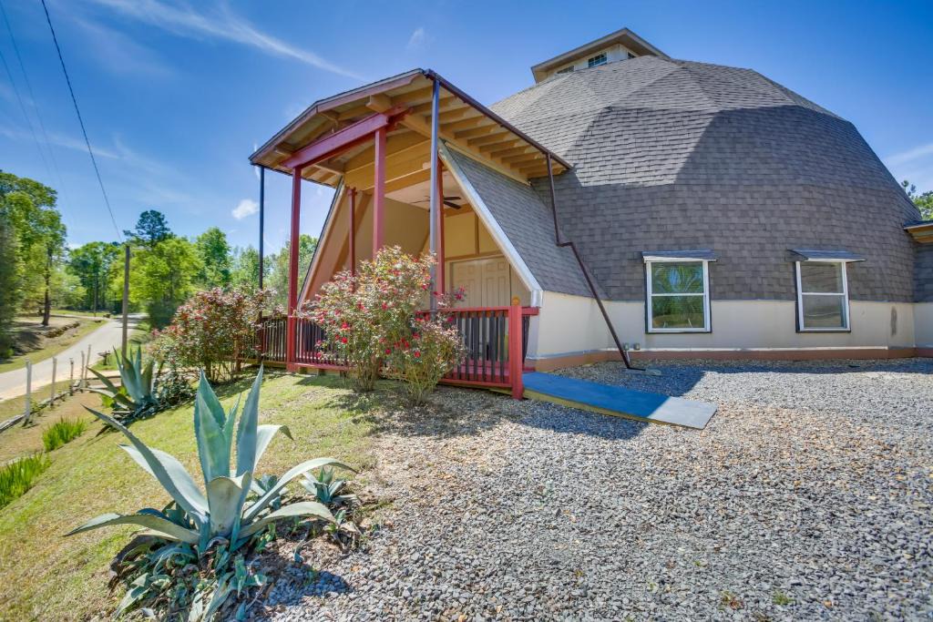 Kokomo House | Unique Country Getaway in Angie w/Covered Patio!