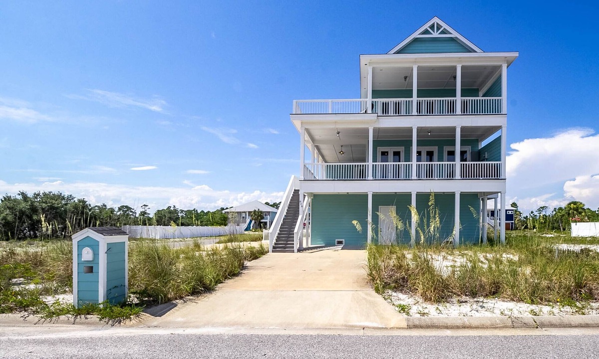 Ono Island House | Upscale Vacation Home Within Walking Distance To Johnson Beach In Perdido Key