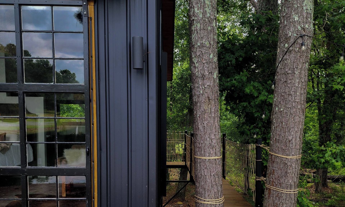 Boaz Cabin | URBAN PINES: The Dam Hideaway/unique/tiny/treehouse