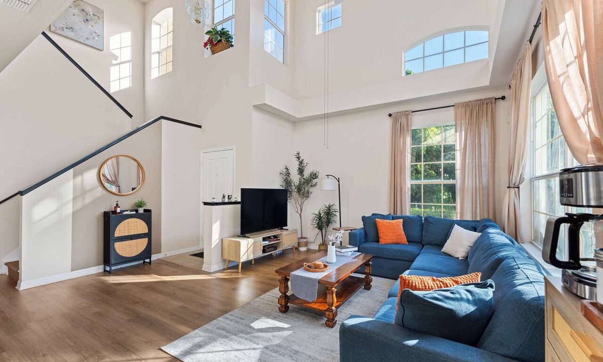Windwood Bay House | Vacation Home with Private Guest Suite Near Disney