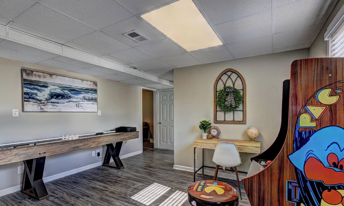Mableton House | Varners Station - King Bed, Smart TVs & More!