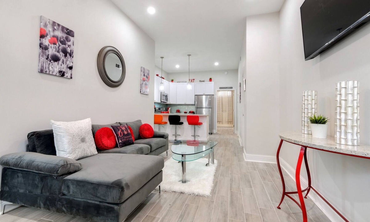 Seventh Ward House | Vieux Carre’- Brand new 3BR/2.5B Balcony & Parking