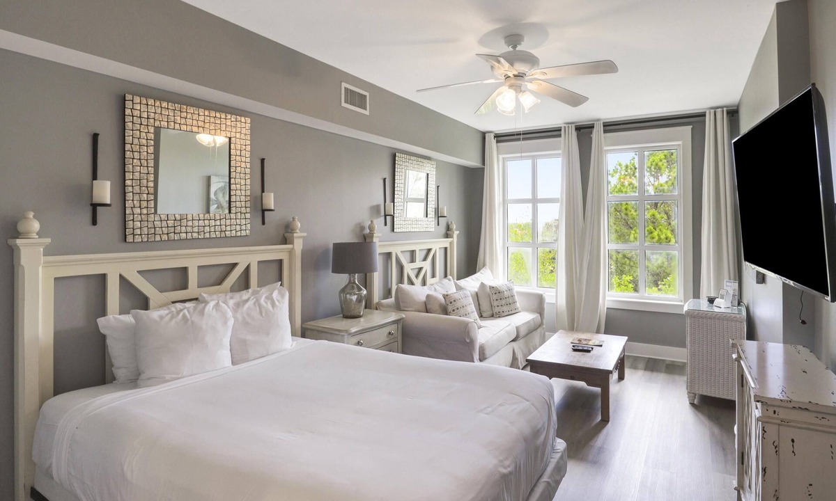 Baytowne Wharf Condo | Village of Baytowne Wharf Studio - Your All-Inclusive Vacation Retreat at Sandestin Golf and Beach Resort!