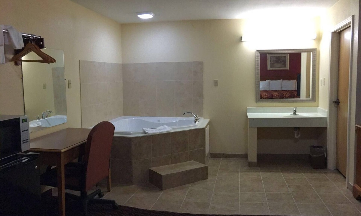 Aliceville Hotel | Voyager Inn