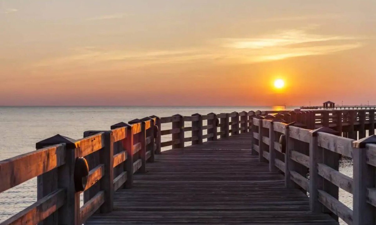 Biloxi House | 🔥WALK 2 BEACH❤️ | SLEEPS 6 & NEARBY GO KART
