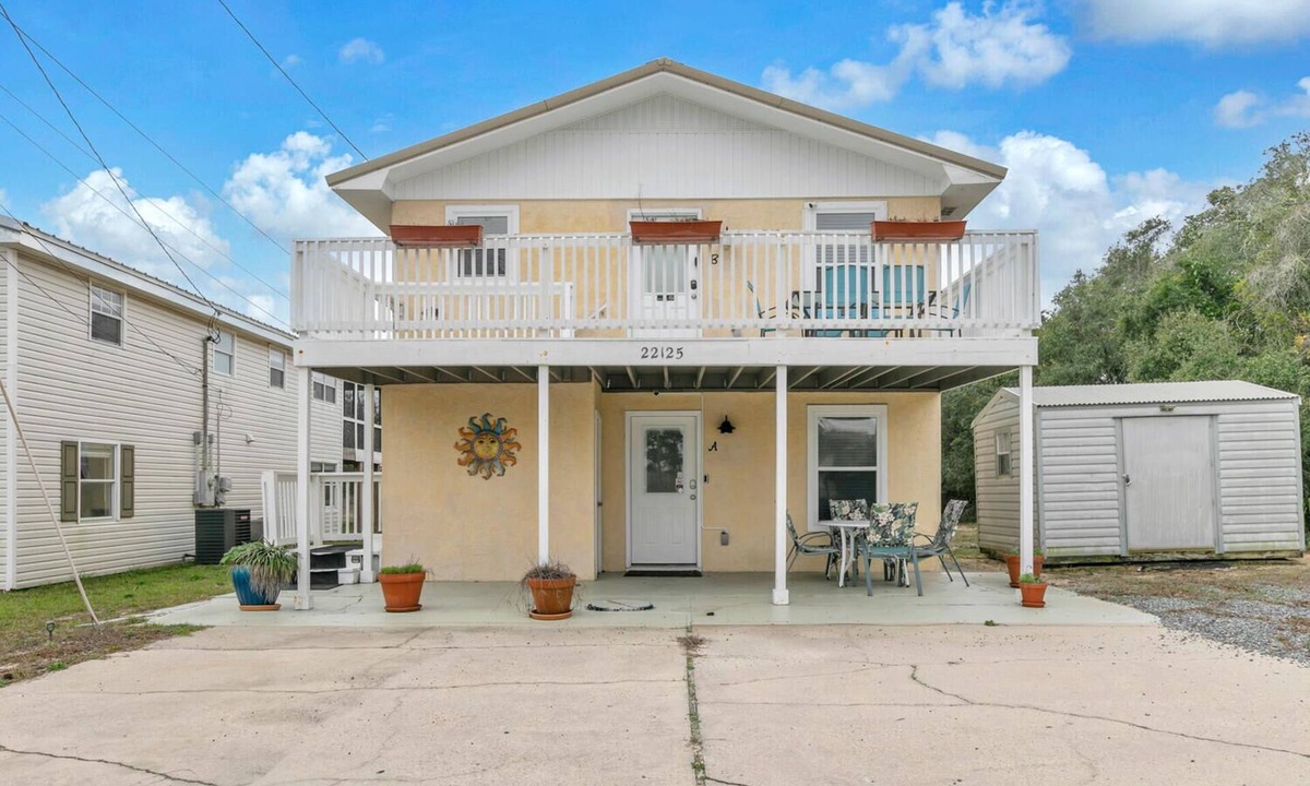 Kiska Beach House | 🌊Walk to Beach-Dog Friendly-Great Location-Sand Dollar A🌊