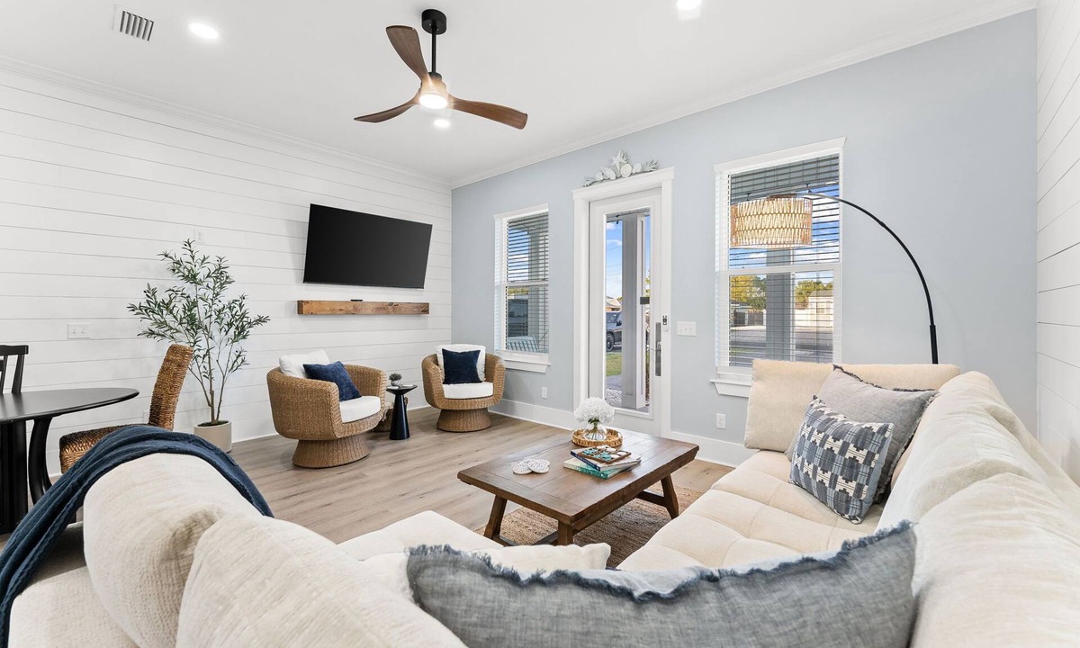 Holiday Beach House | 🏖️Walk to Beach-Great Location-4BR-The Tempest🏖️