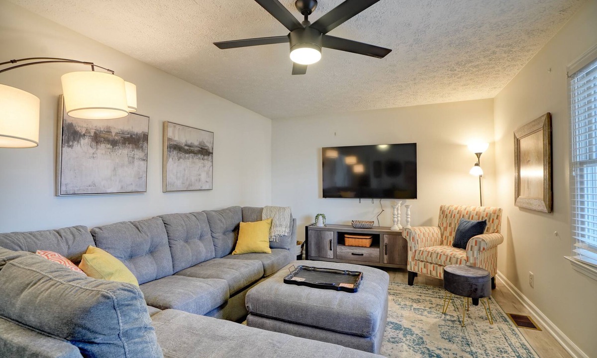 Kennesaw House | Walk to downtown Kennesaw-Updated 3-bedroom house,well equipped kitchen, sleeps8