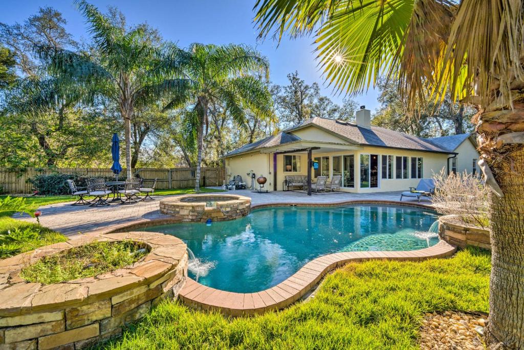 Lake Mary Villa | Walk to Lake: Stunning Central Florida Home!