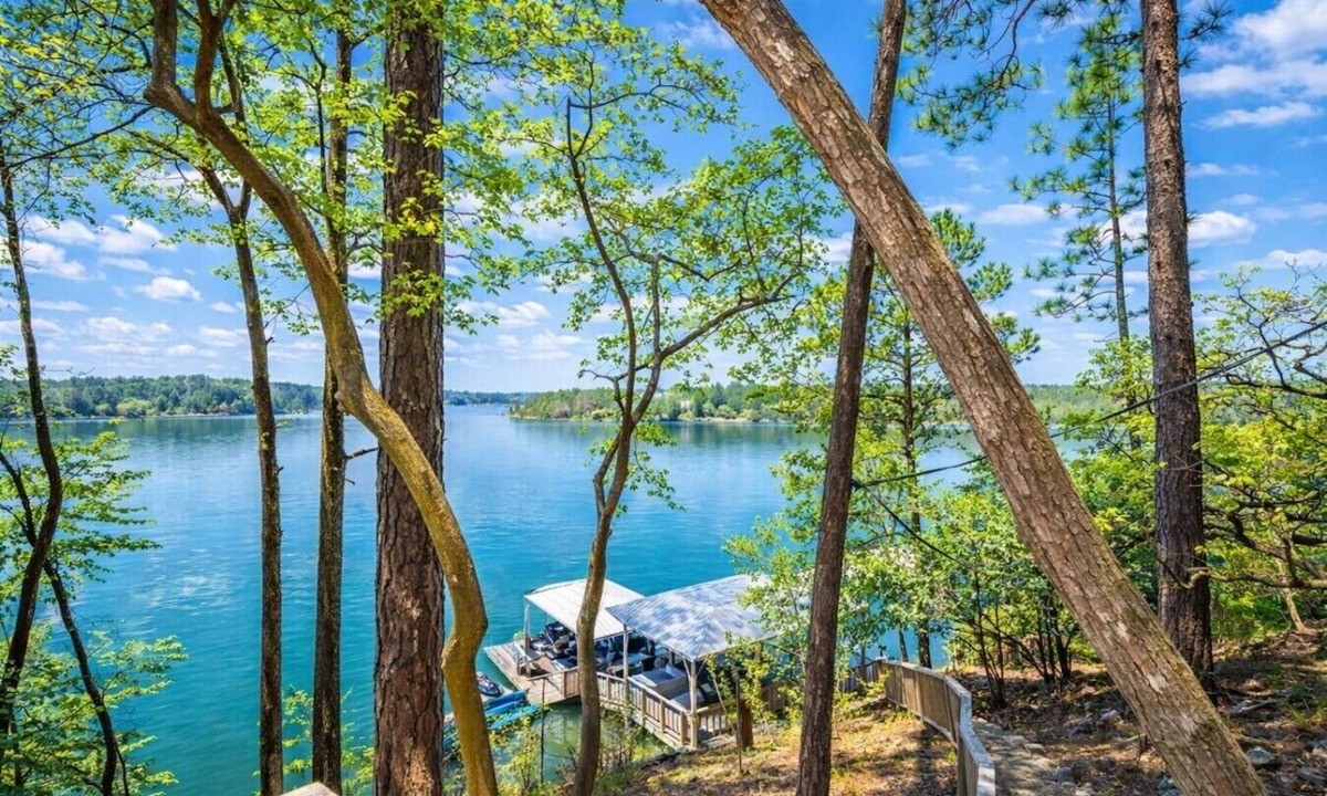 Dadeville House | Water front Home w/Dock | Lake Martin | Best View