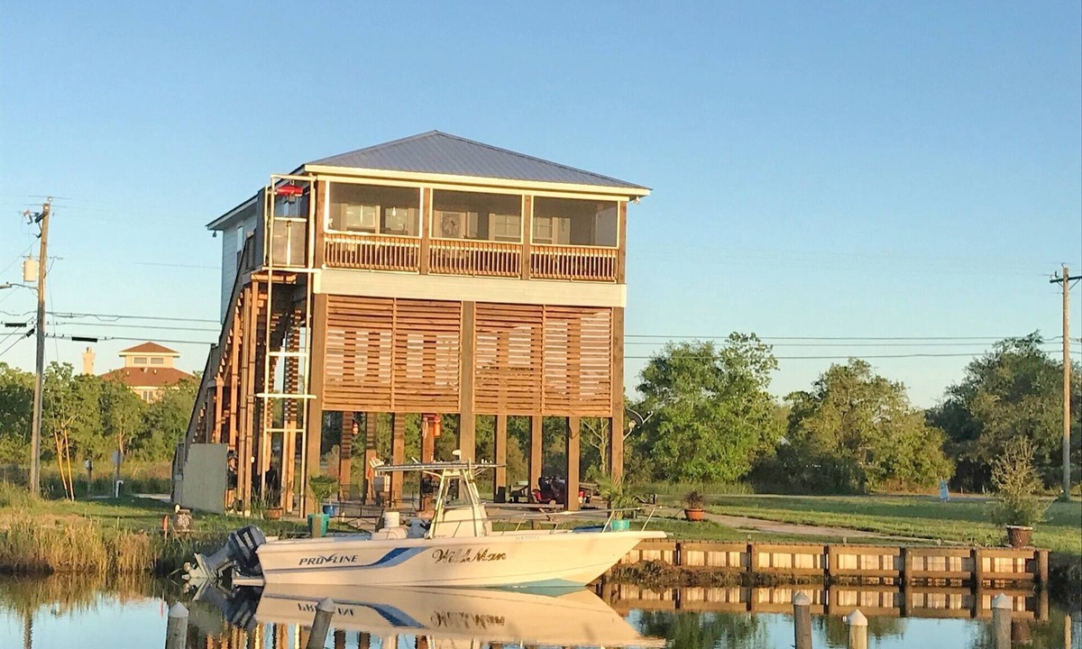 Shoreline Park House | Waterfront Bay St. Louis House in Riverview - With Dock and boat launch