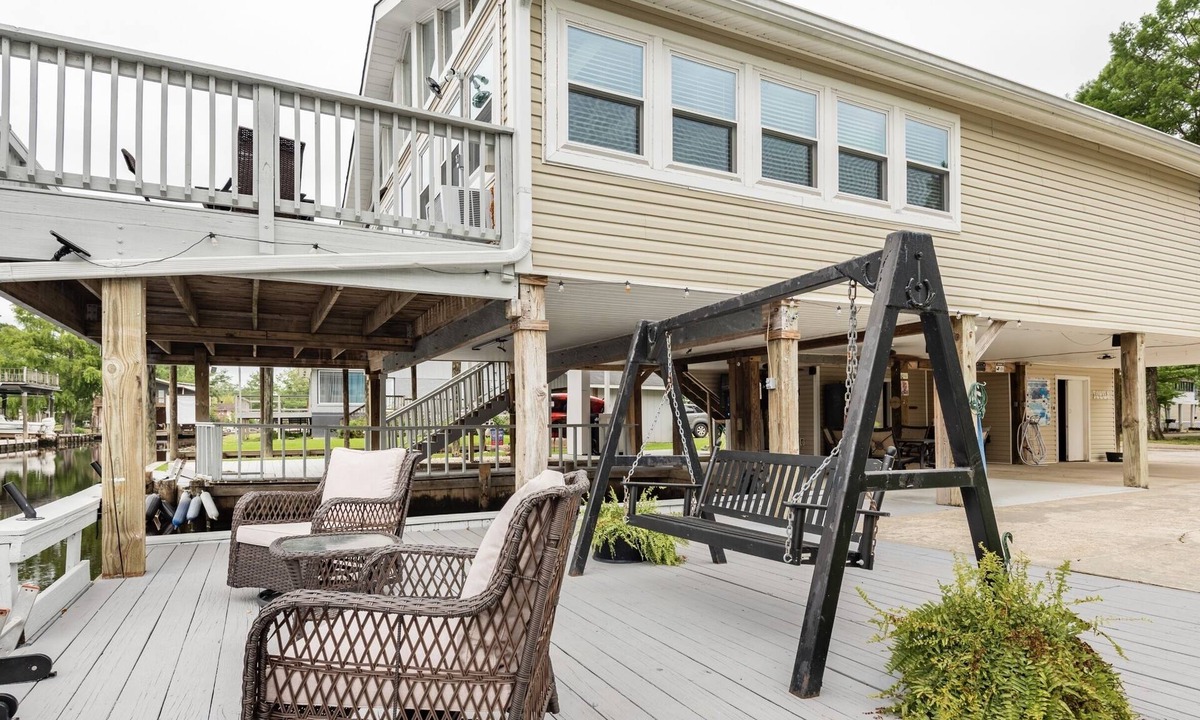 Springfield House | Waterfront Home w/Private Boat Slip on Blood River-Short drive to New Orleans