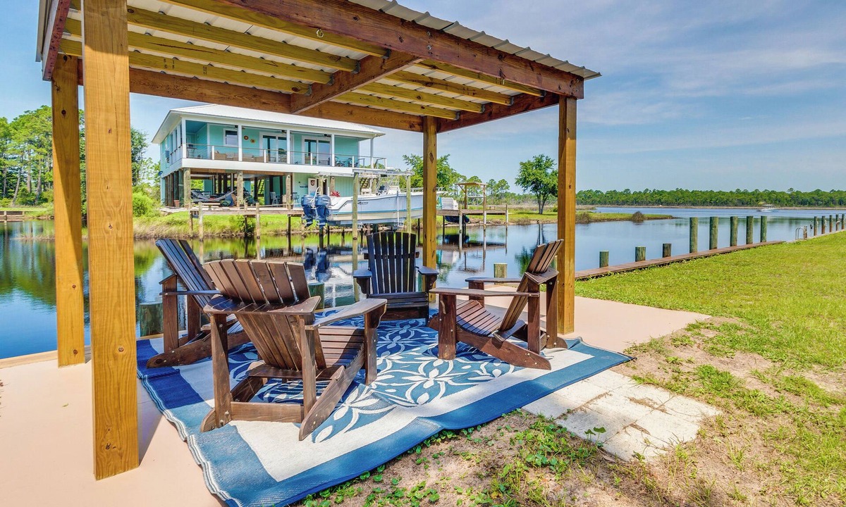 Ono Island Cabin | Waterfront Pensacola Paradise with Boat Slips!