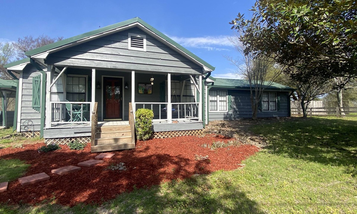Pulaski House | Welcome to our beautiful French Quarter Market, we hope you enjoy your stay!