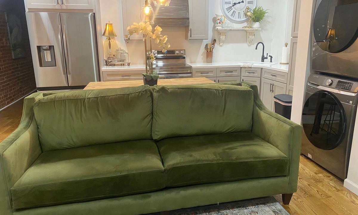 Hamburg Apartment | Welcome to The Wild Fern, a beautiful 2-bedroom loft in downtown Hamburg.