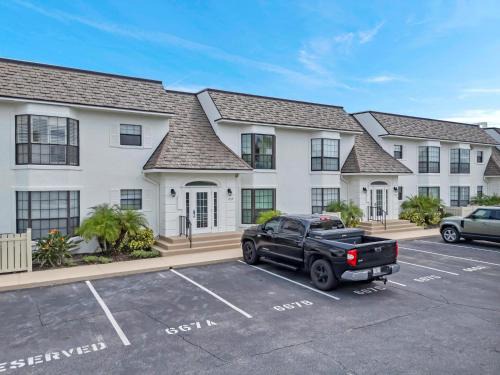 Sawgrass House | Wellness Retreat - Oceanfront condo w beach access