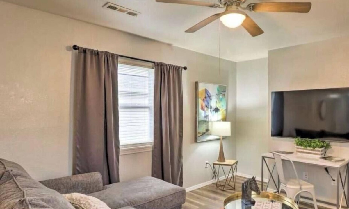 West Plains Apartment | West Plains 2BR Near Downtown Pet Friendly Stay