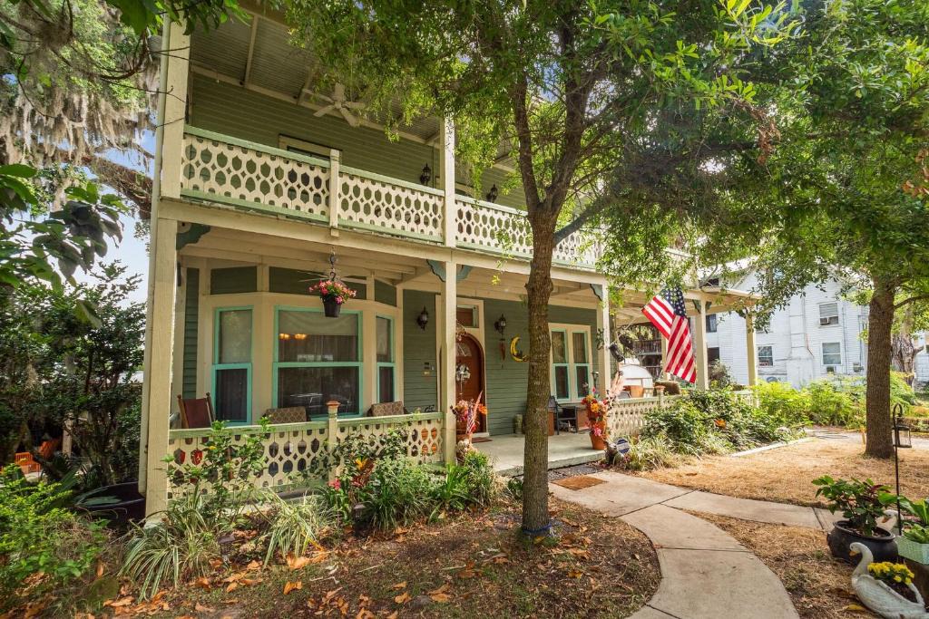 Crescent City House | West Stella Lake House with Outdoor Pool Table & Fireplace residence