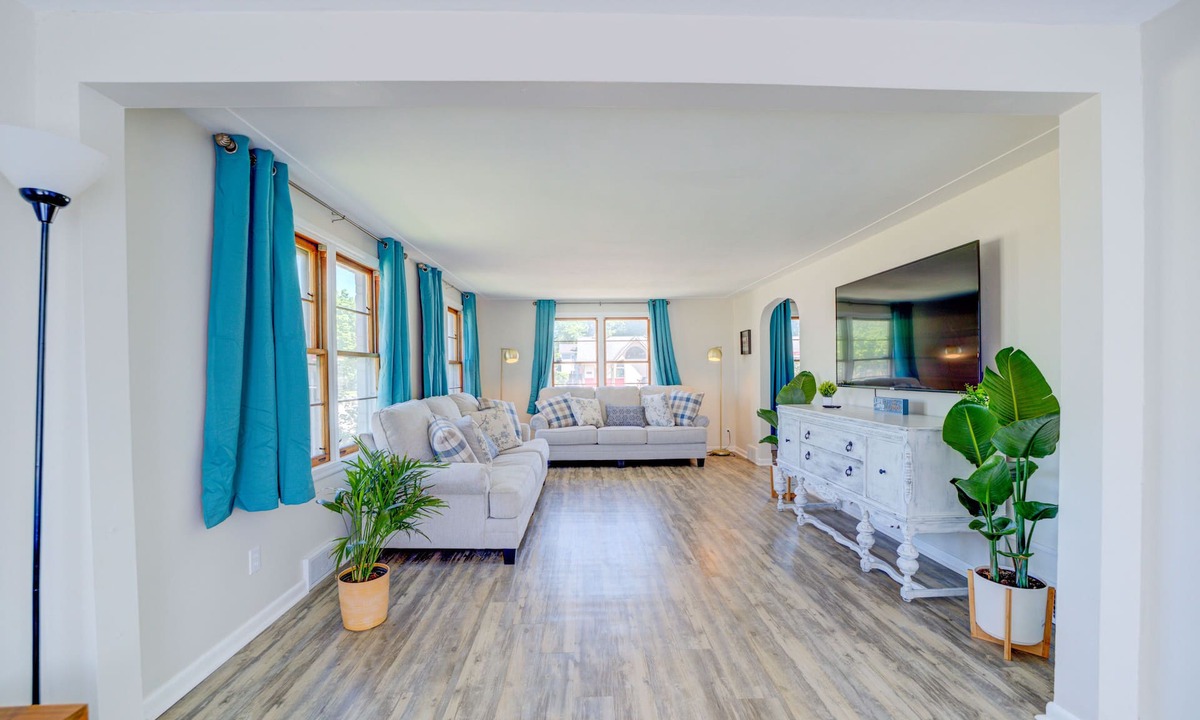 Whitehall Hotel | Whitehall Cottages