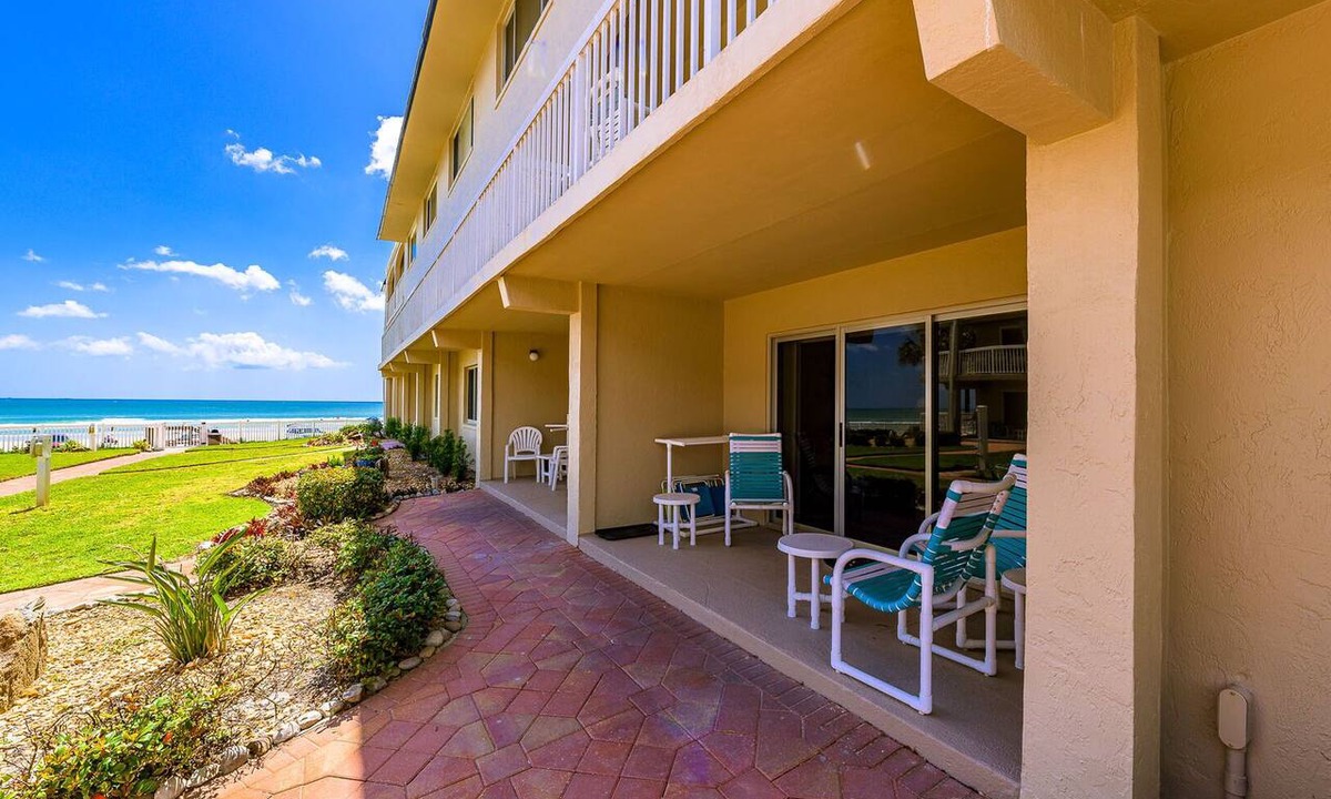 New Smyrna Beach Condo | Win-San A104-2 bedroom at Flagler Ave!