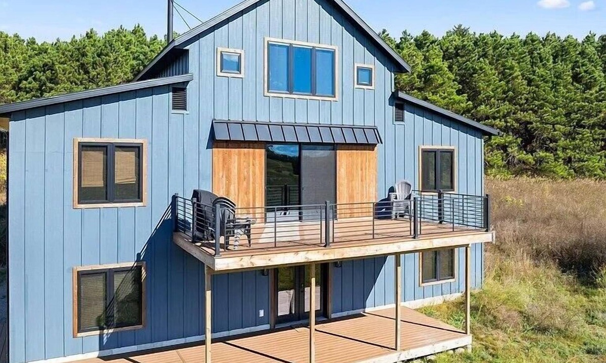 Suttons Bay House | Wine Country Latitude. Northern Michigan Attitude