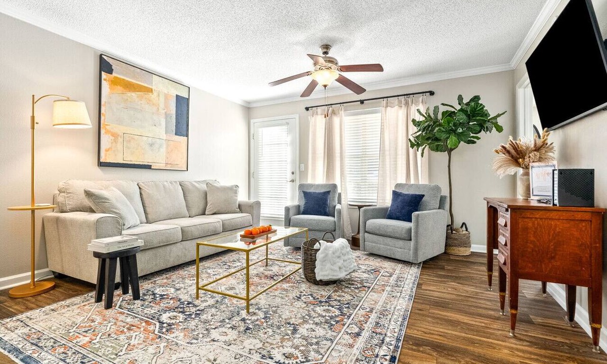 Auburn Apartment | WN-3 mi to stadium, playground, parking, dining and shopping nearby
