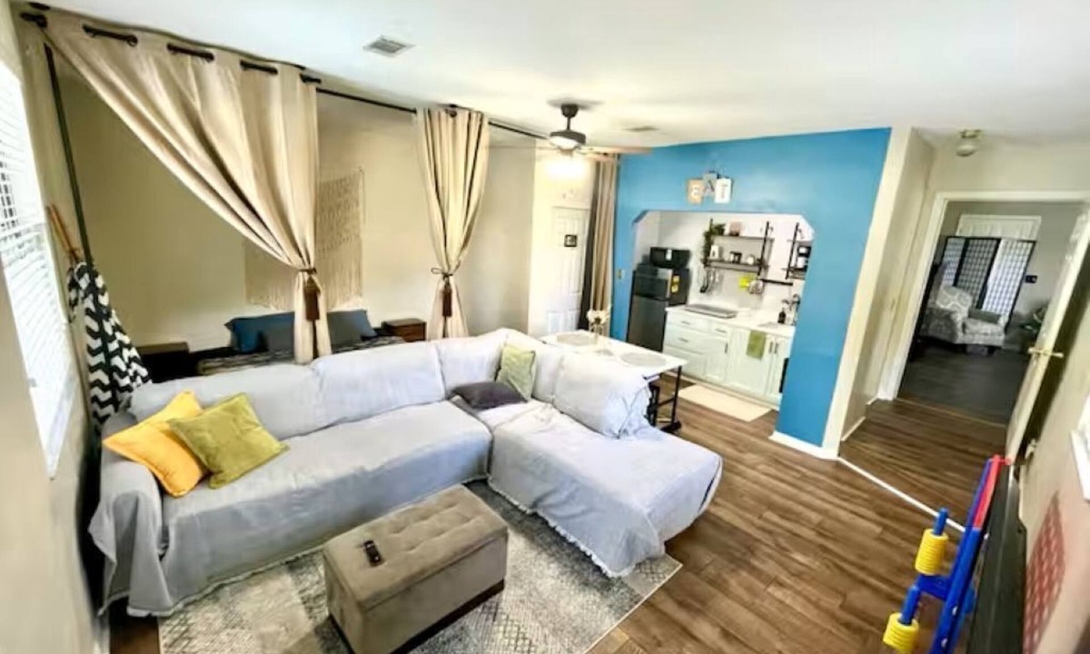 Lake City House | Your Cozy Farmhouse Inspired Retreat. Just 5 minutes to I-75. Pets Welcomed.