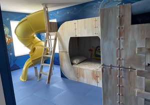 7/5 themed near Disney/pool/VR room/indoor slide