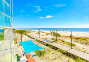 Beautiful 2 Bedroom/2 Bathroom Penthouse
