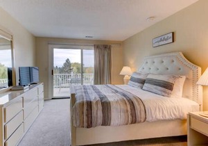 Beautiful Comfy 2 Bedroom Golf Course Condo