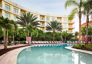 DISNEY ESCAPE, COMFY UNIT FOR 2! POOL!